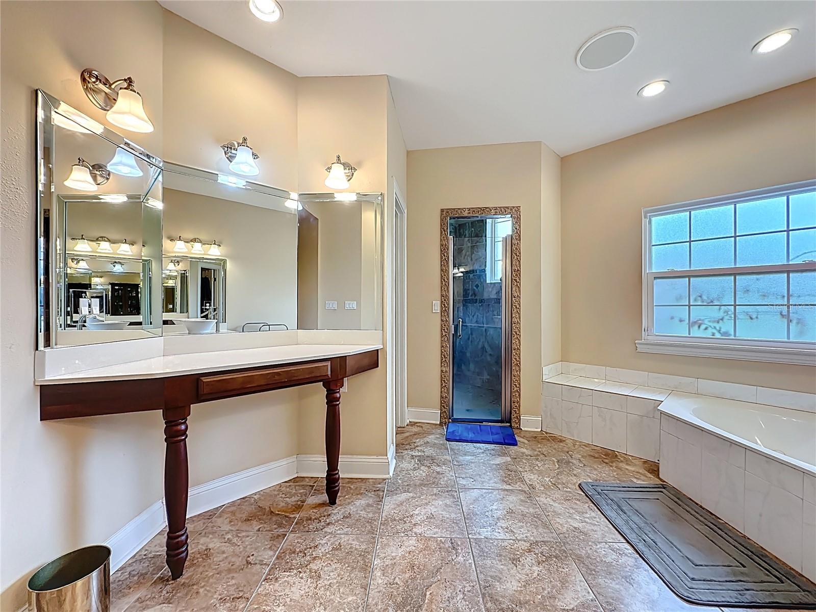 Image 44 of 89 For 2851 Armsdale Road