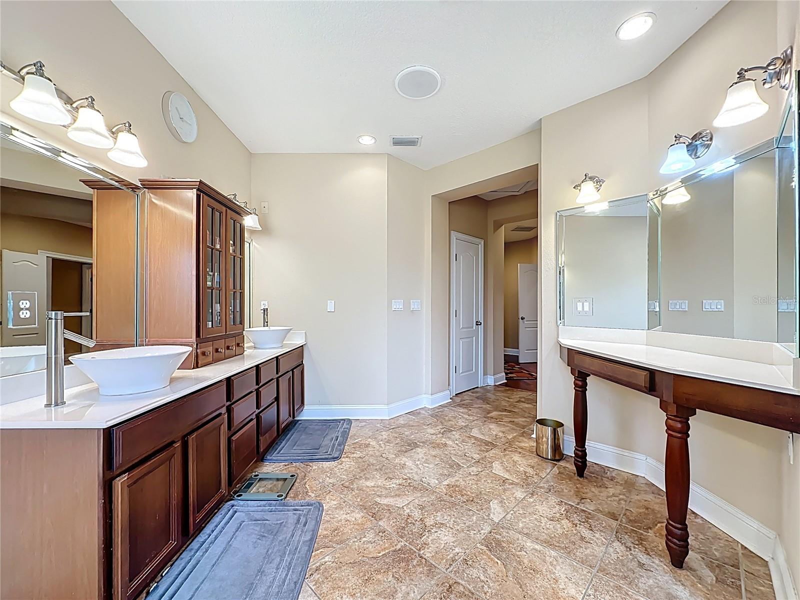 Image 46 of 89 For 2851 Armsdale Road