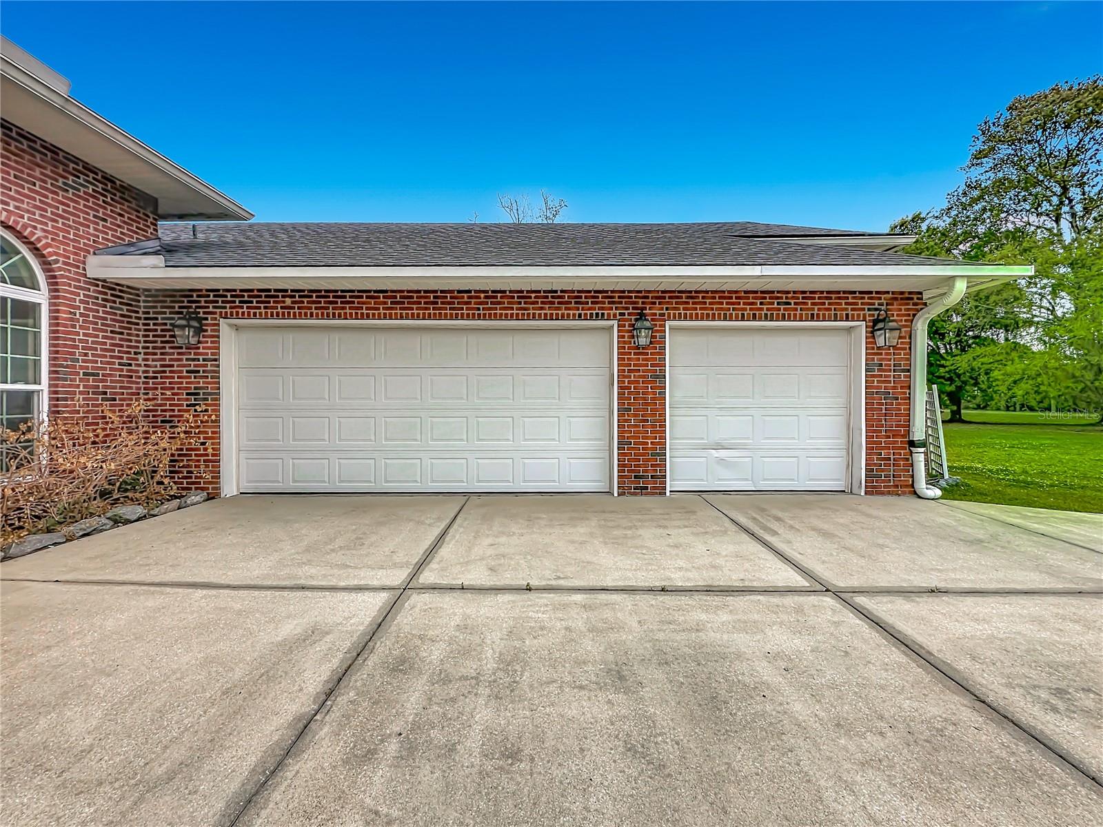 Image 64 of 89 For 2851 Armsdale Road