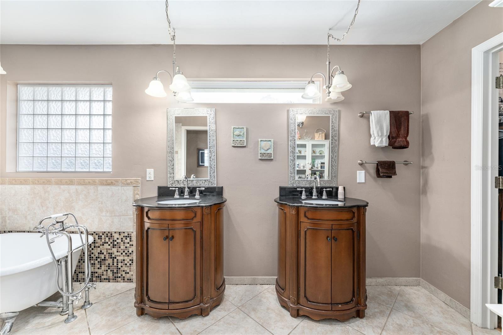 Image 23 of 46 For 8420 92nd Lane