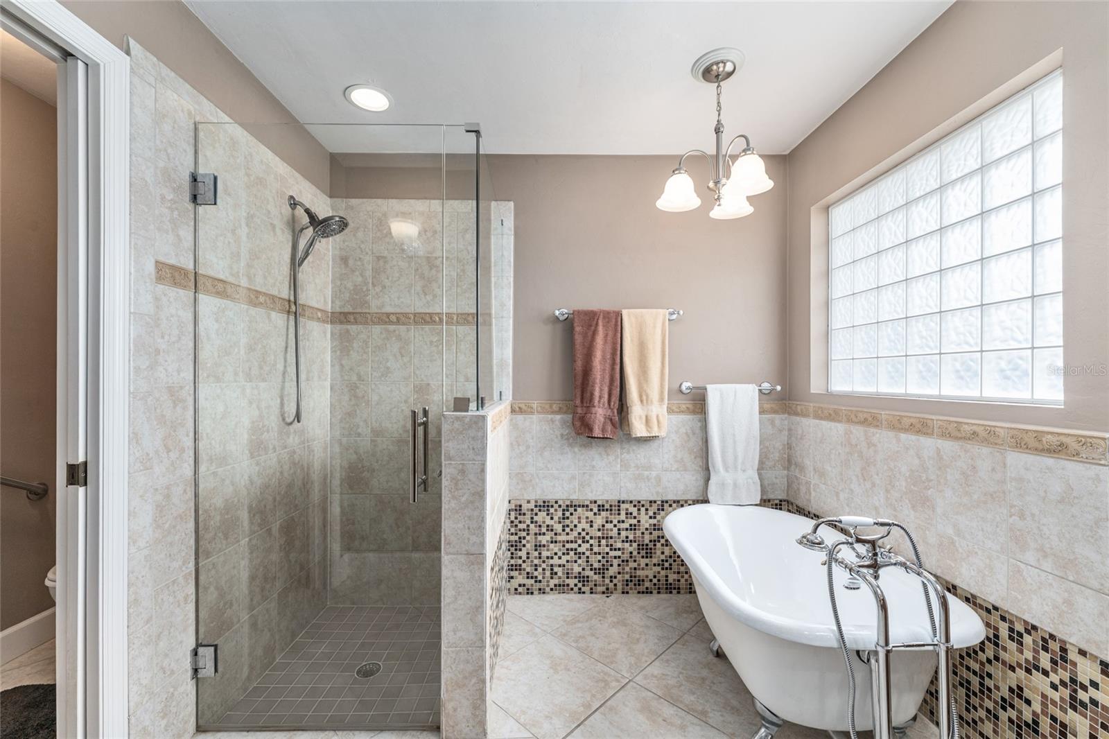 Image 24 of 46 For 8420 92nd Lane