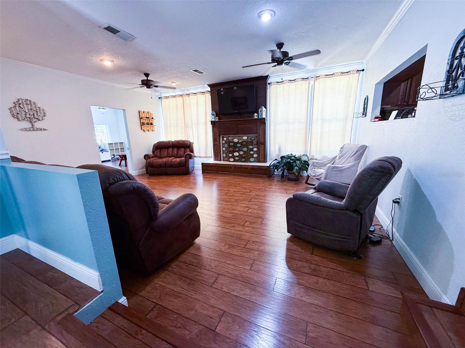 Image 11 of 44 For 15809 15th Place