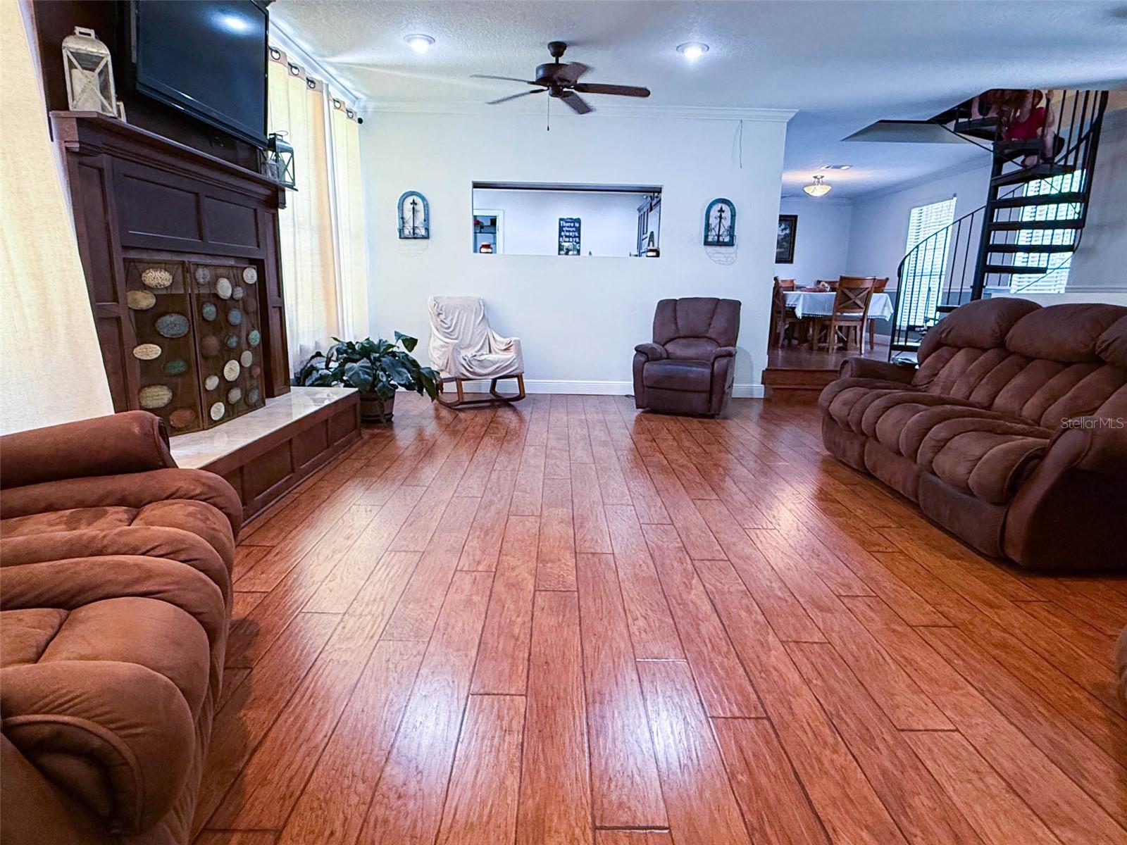 Image 12 of 44 For 15809 15th Place