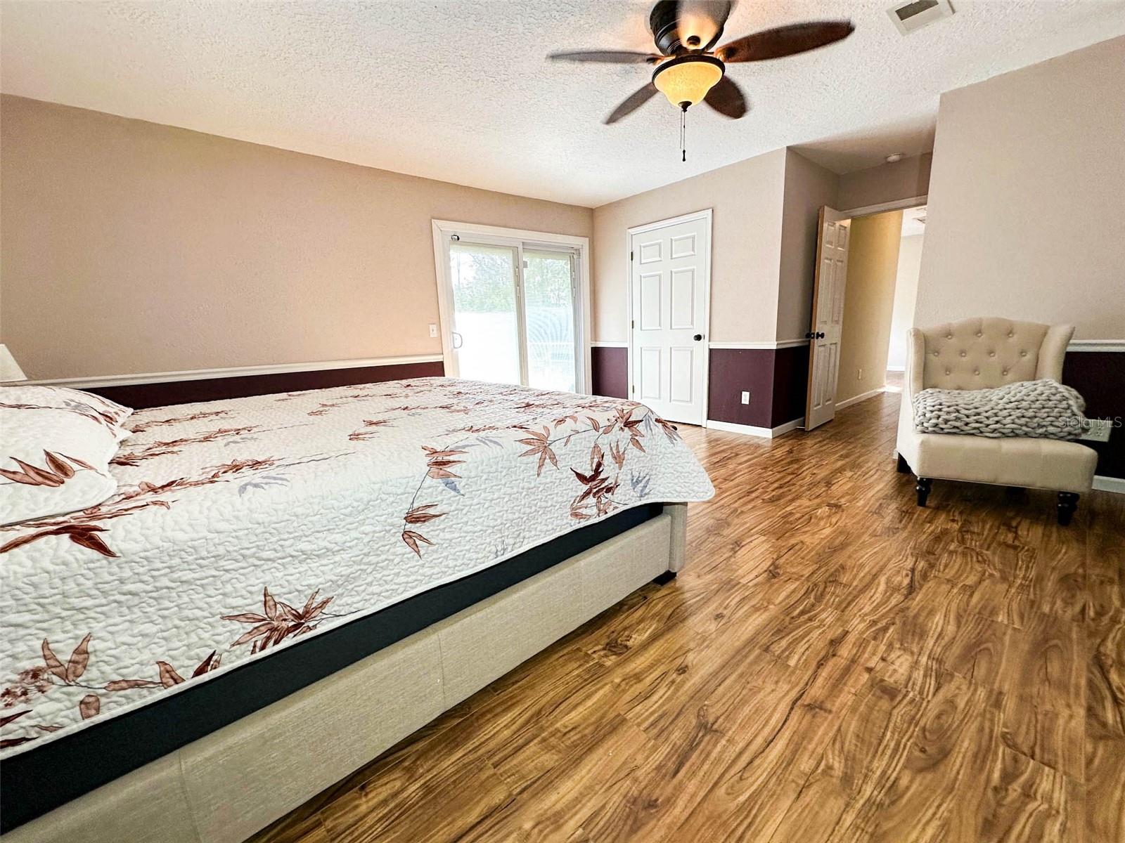 Image 26 of 44 For 15809 15th Place