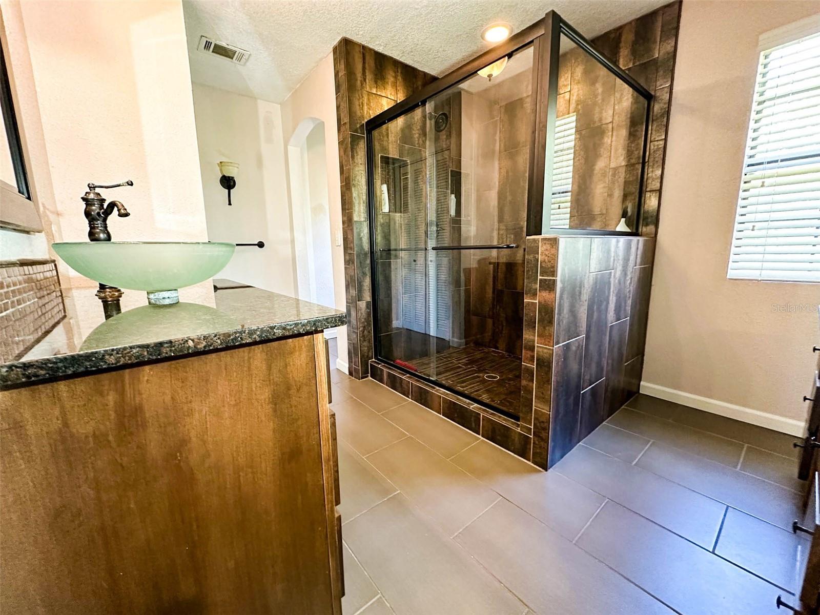 Image 27 of 44 For 15809 15th Place