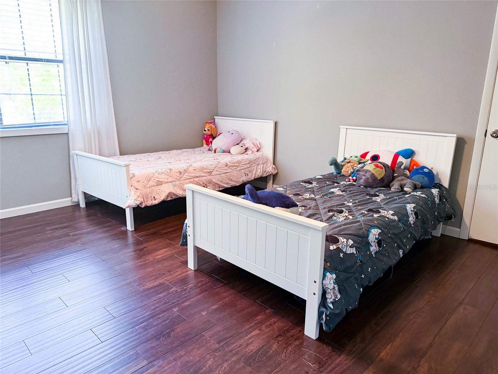 Image 33 of 44 For 15809 15th Place