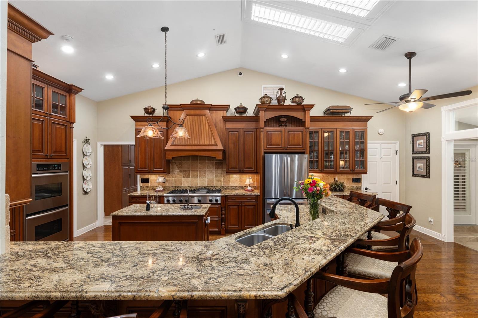 Image 17 of 95 For 2512 58th Boulevard