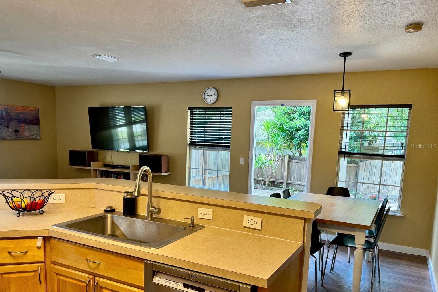 Image 5 of 15 For 5722 85th Street