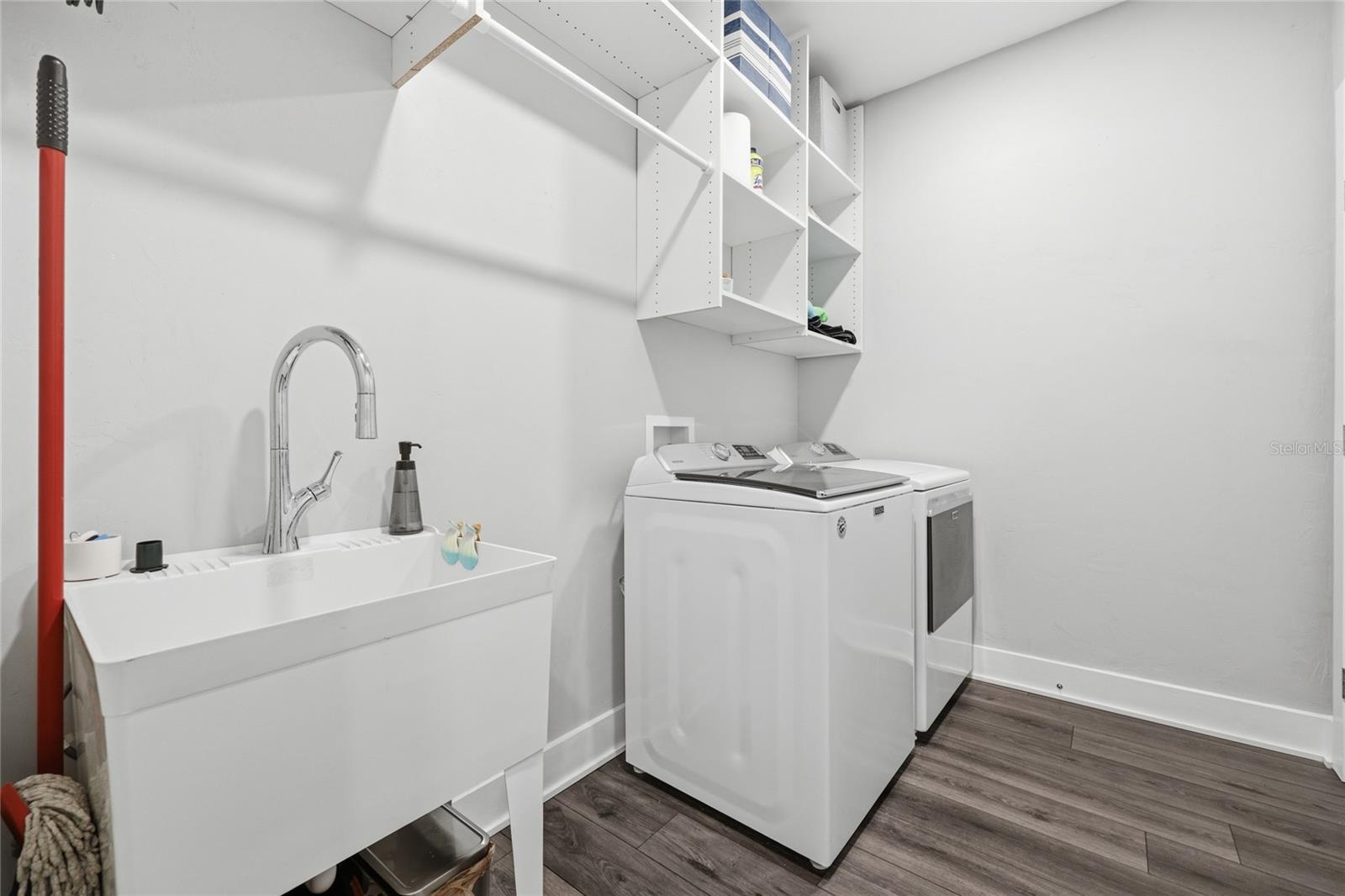 Listing photo id 16 for 5016 34th Place