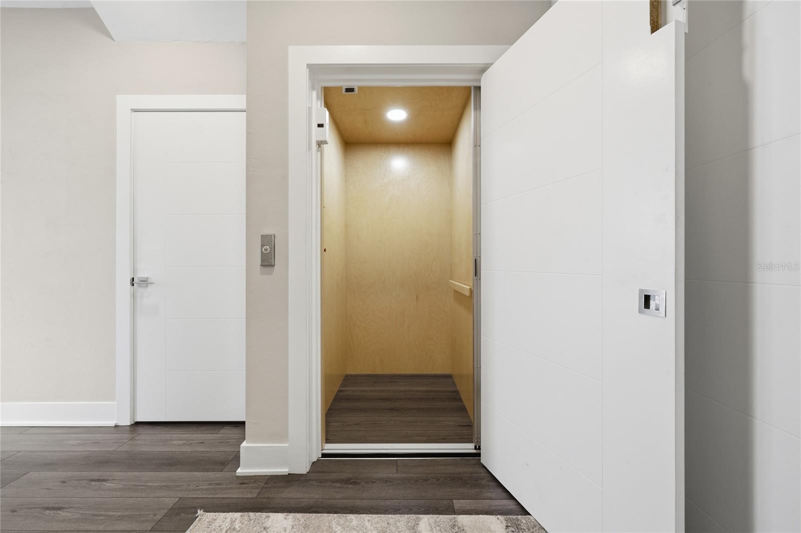 Listing photo id 17 for 5016 34th Place