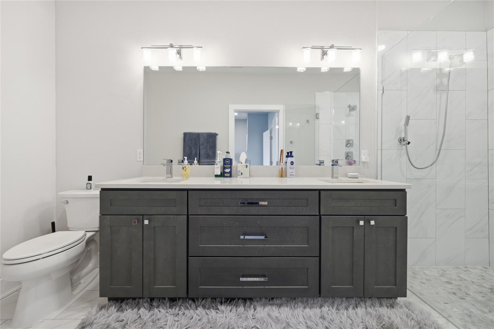 Listing photo id 27 for 5016 34th Place