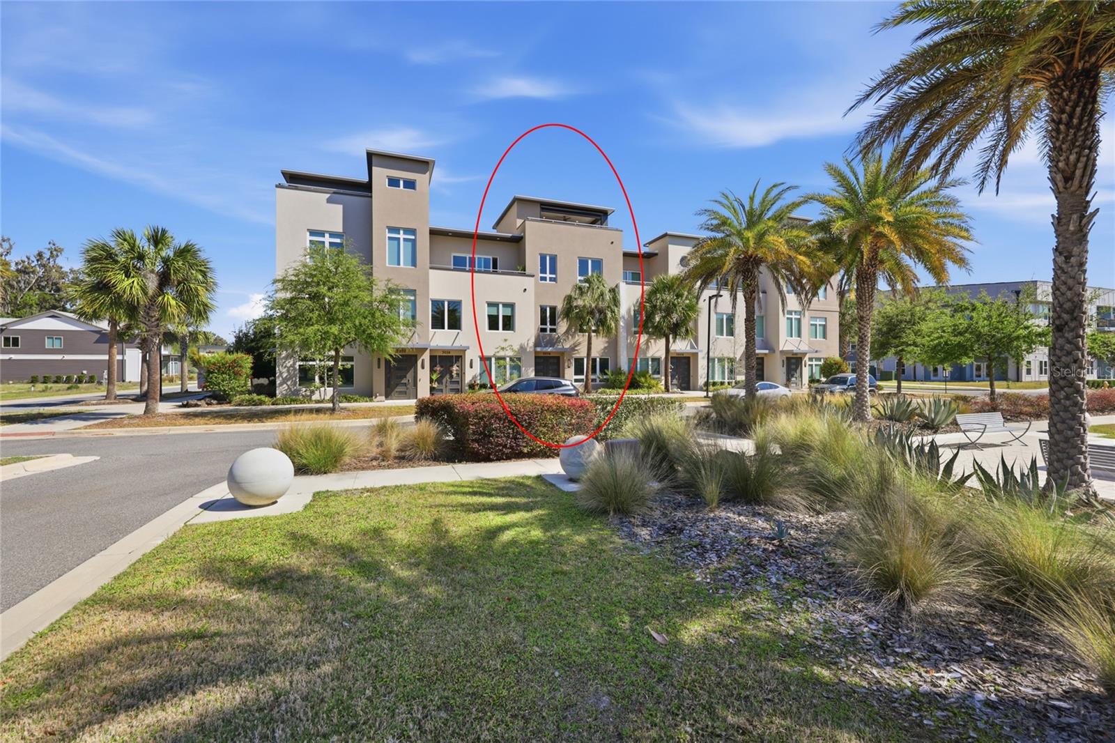 Listing photo id 1 for 5016 34th Place