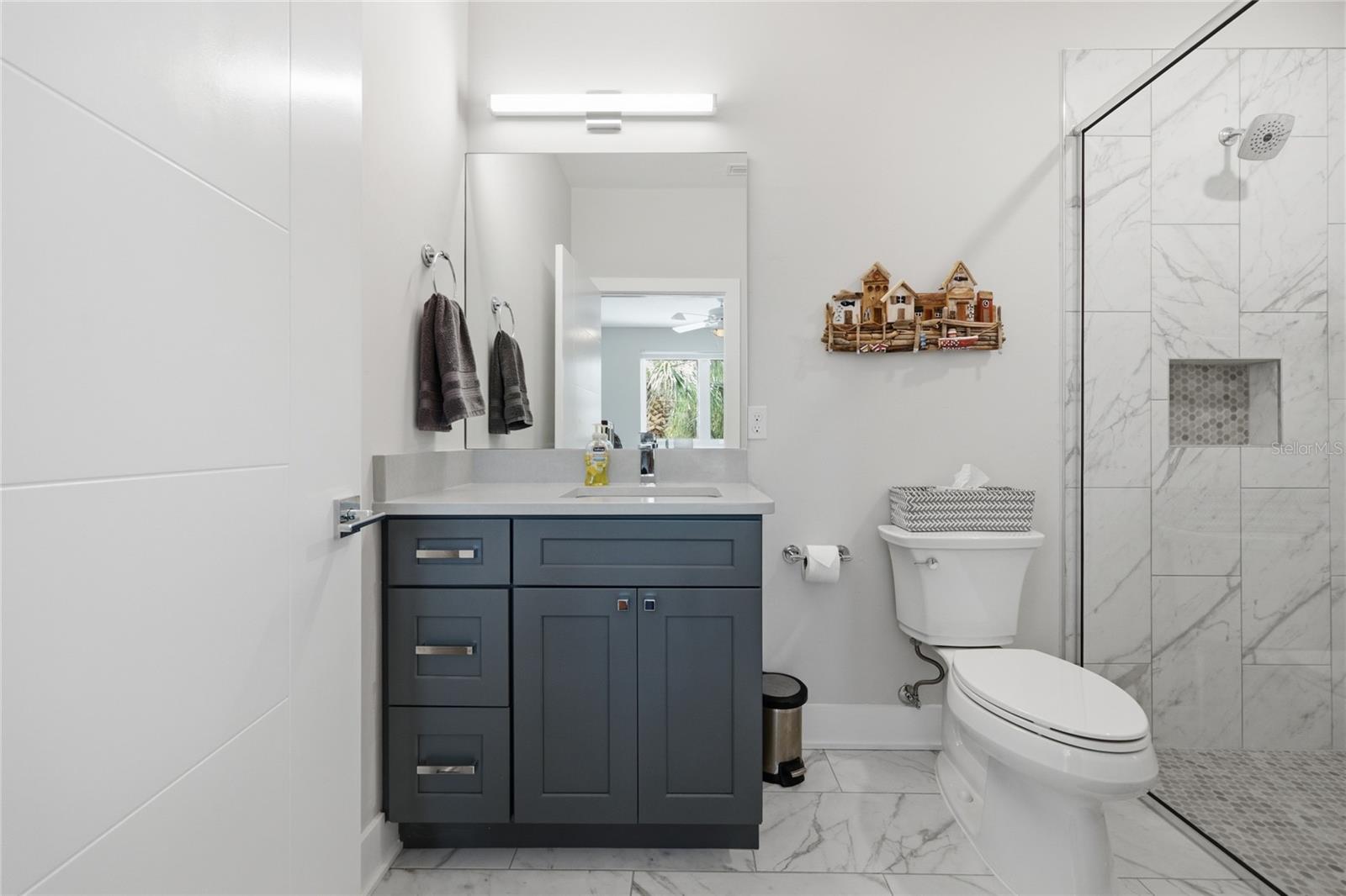 Listing photo id 33 for 5016 34th Place