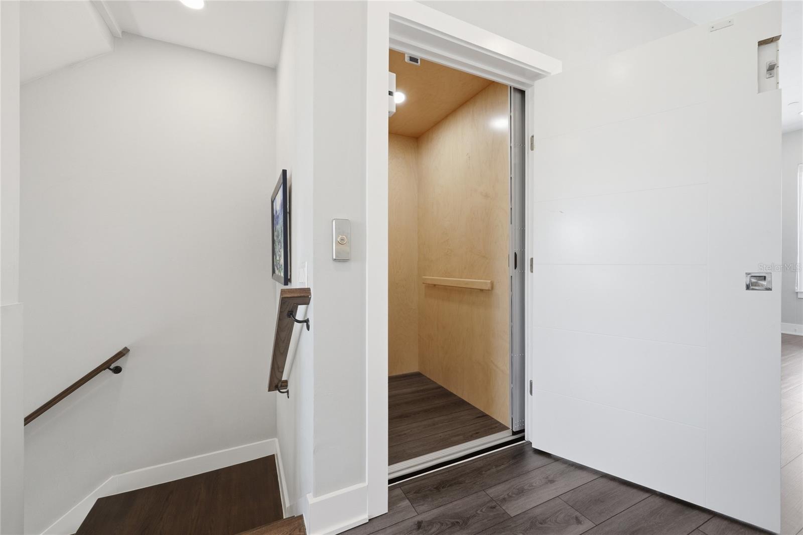 Listing photo id 36 for 5016 34th Place