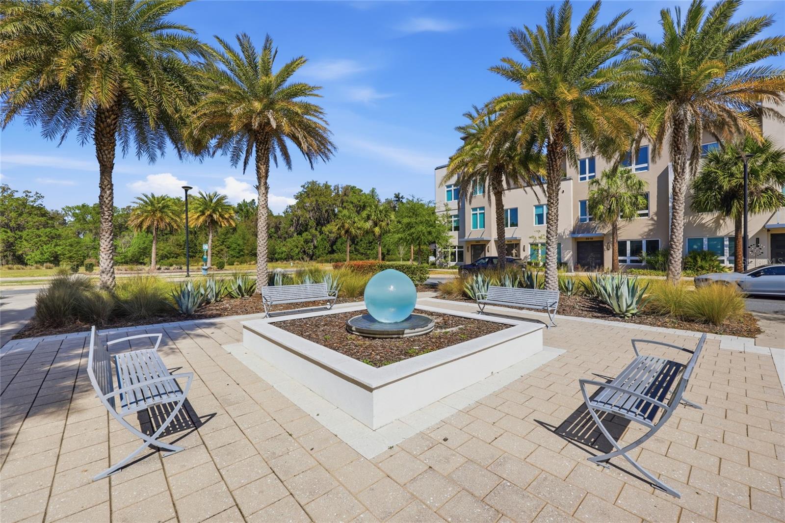 Listing photo id 3 for 5016 34th Place