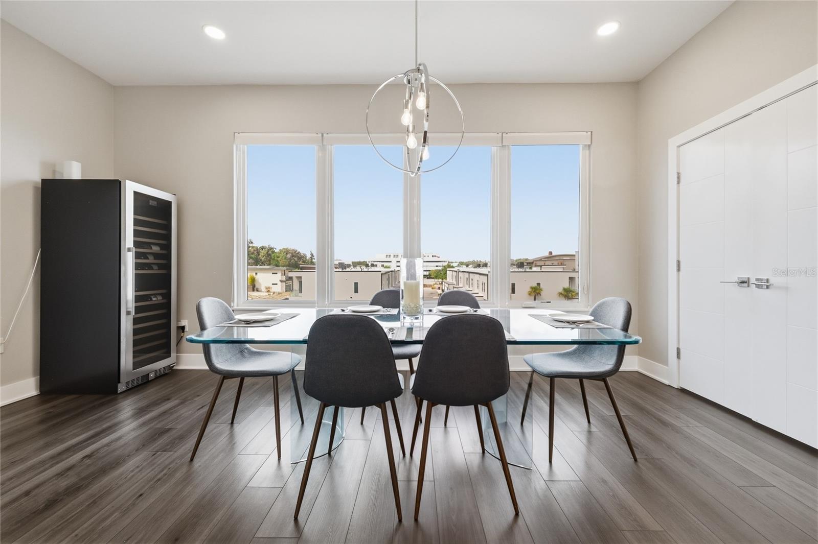 Listing photo id 52 for 5016 34th Place