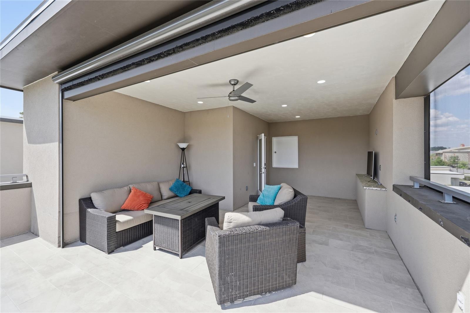 Listing photo id 60 for 5016 34th Place