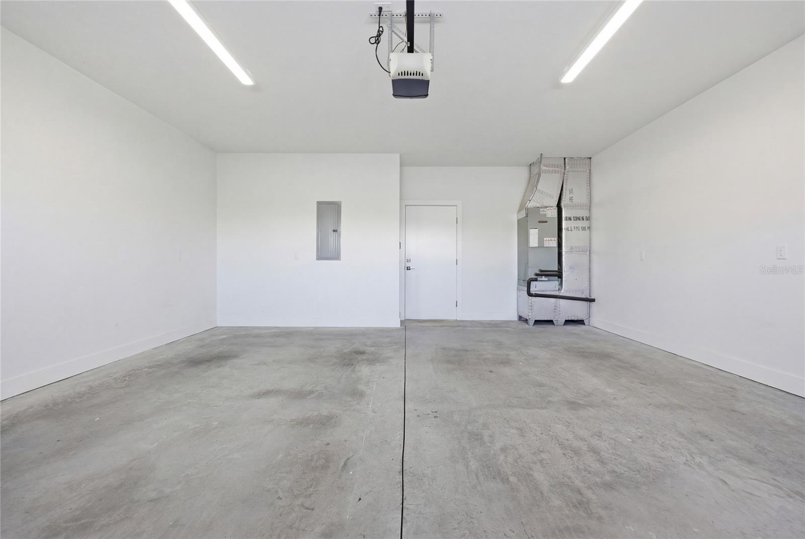 Listing photo id 64 for 5016 34th Place