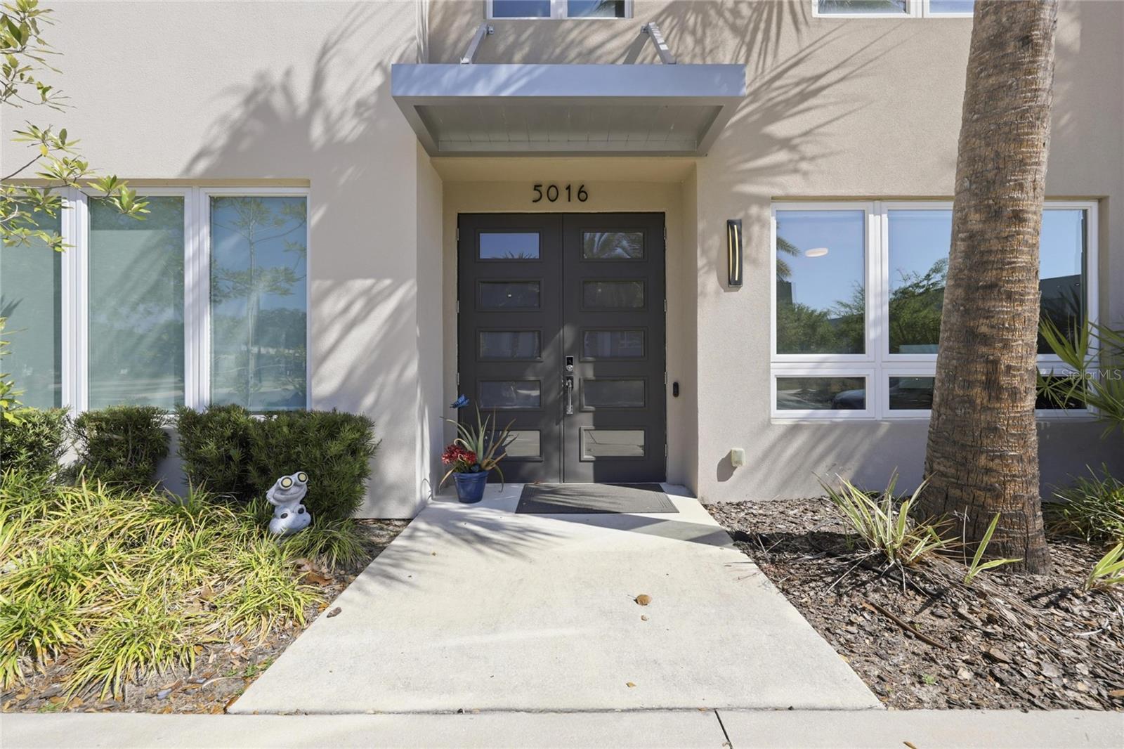 Listing photo id 6 for 5016 34th Place