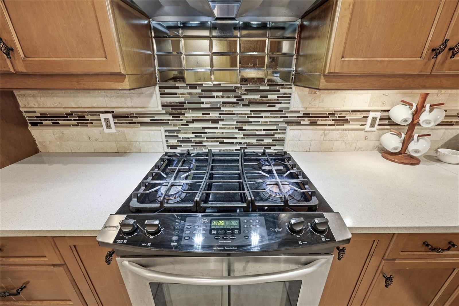 Image 12 of 79 For 9255 29 Avenue