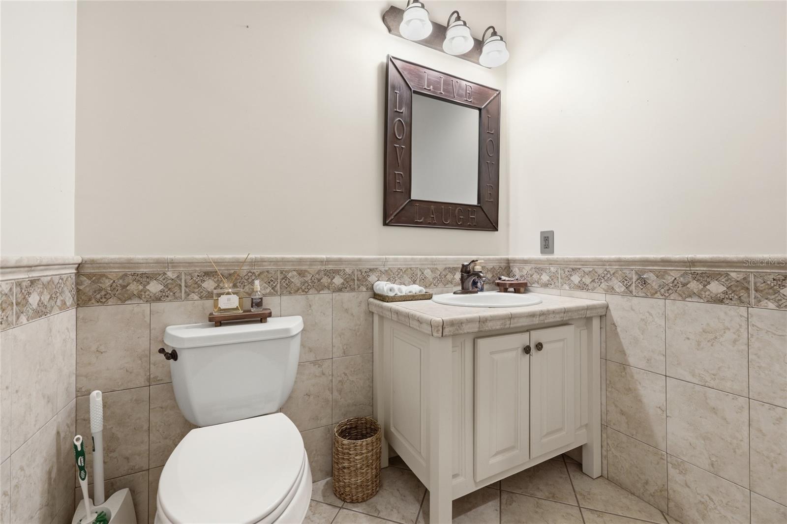 Image 20 of 79 For 9255 29 Avenue