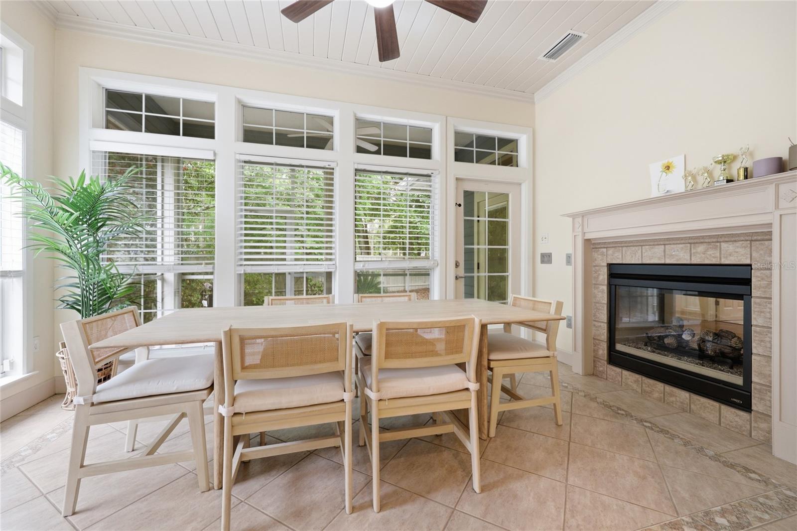 Image 22 of 79 For 9255 29 Avenue