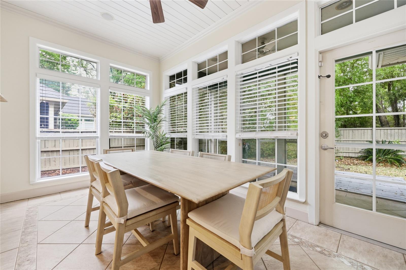 Image 23 of 79 For 9255 29 Avenue