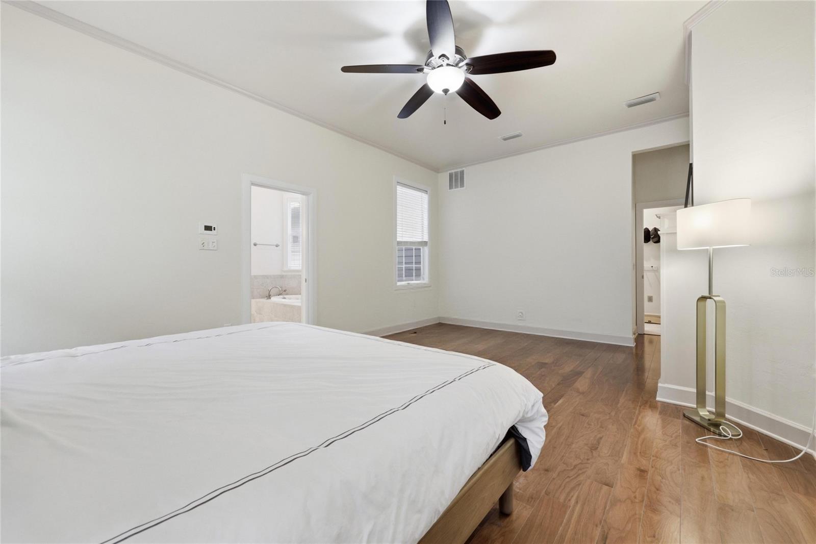 Image 25 of 79 For 9255 29 Avenue