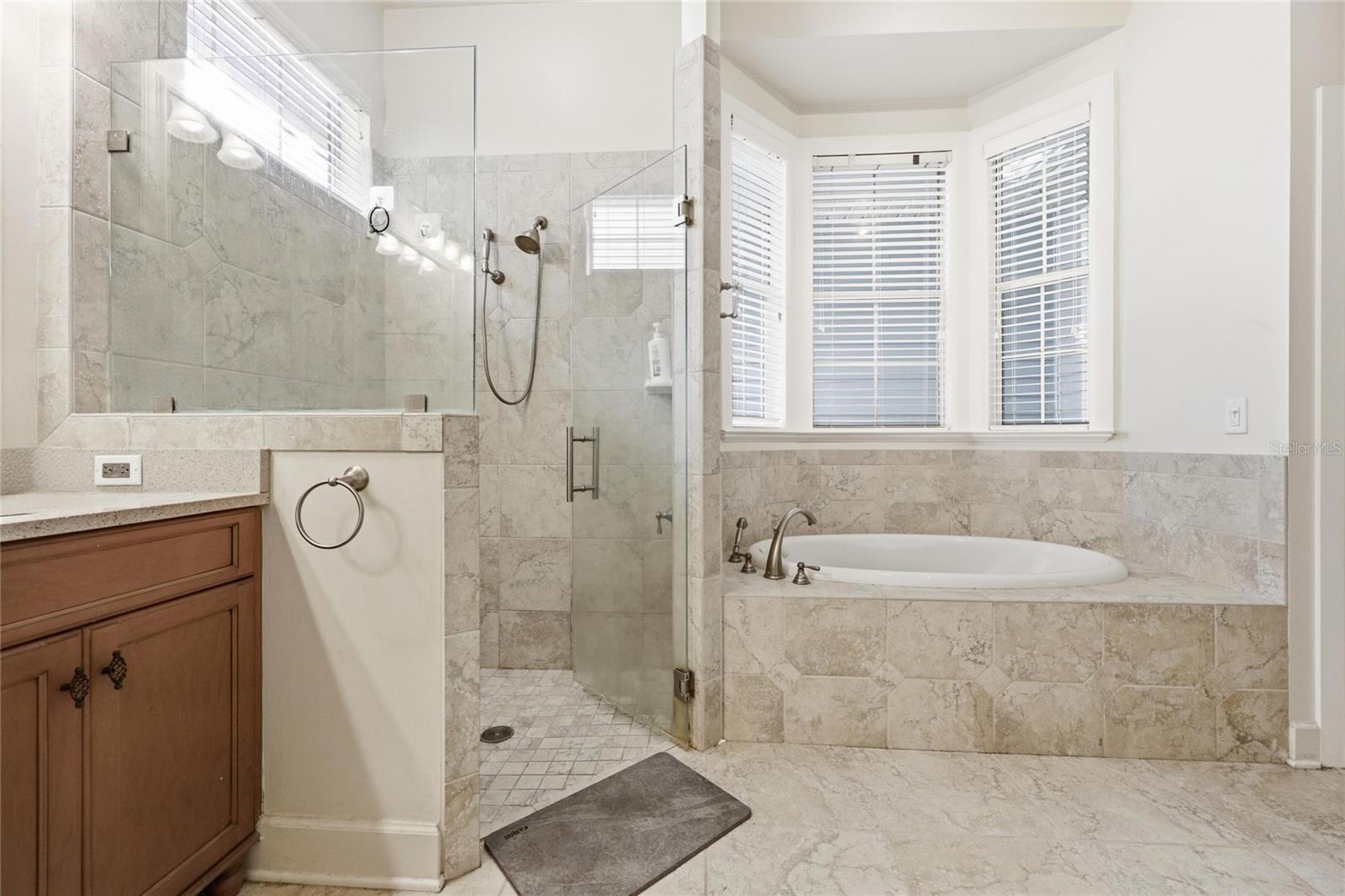 Image 32 of 79 For 9255 29 Avenue