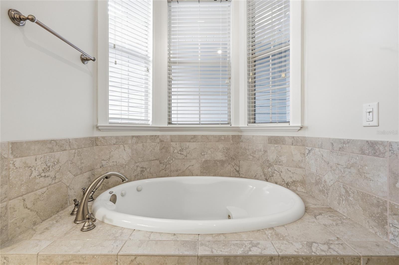 Image 34 of 79 For 9255 29 Avenue