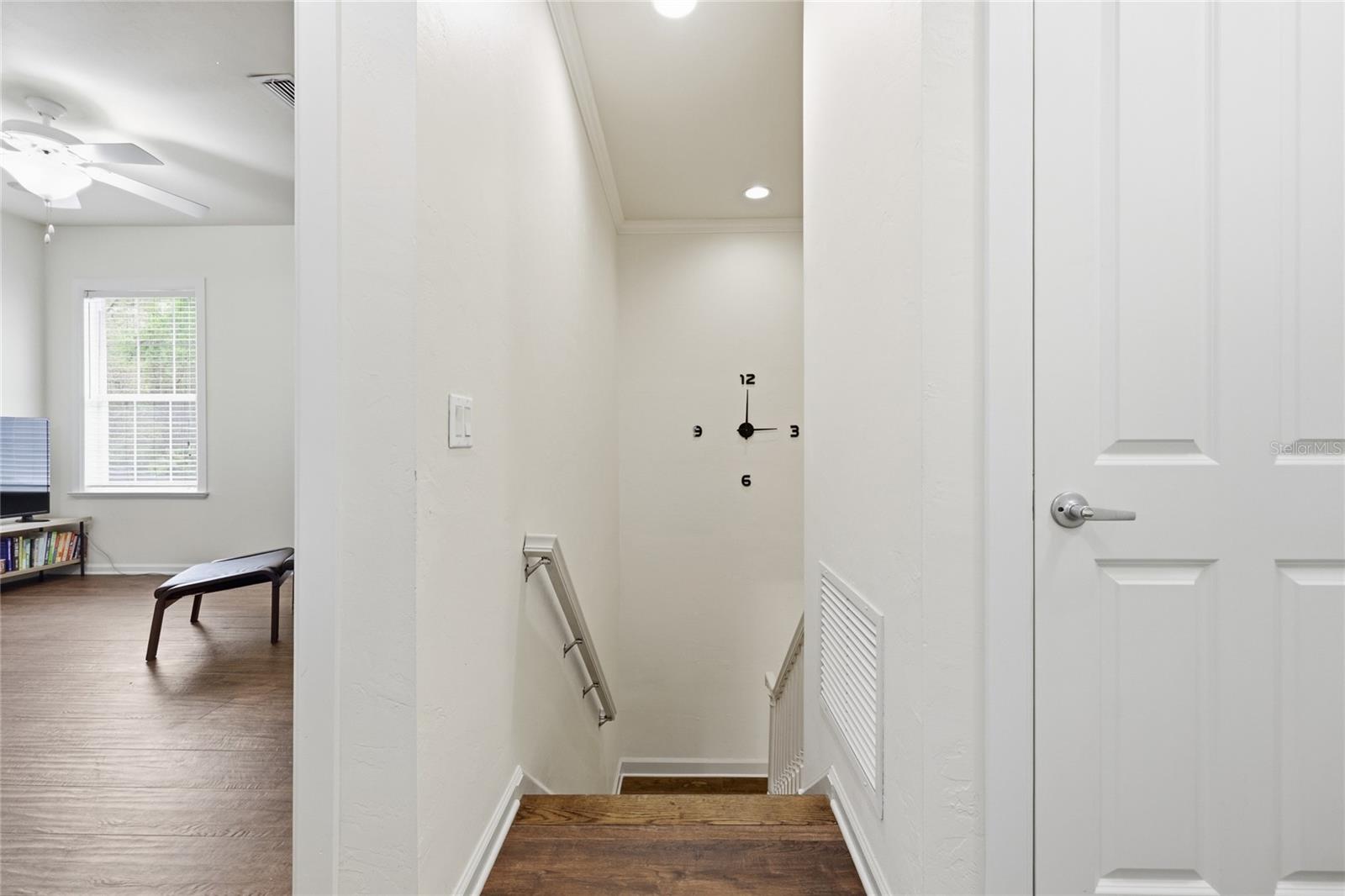 Image 36 of 79 For 9255 29 Avenue