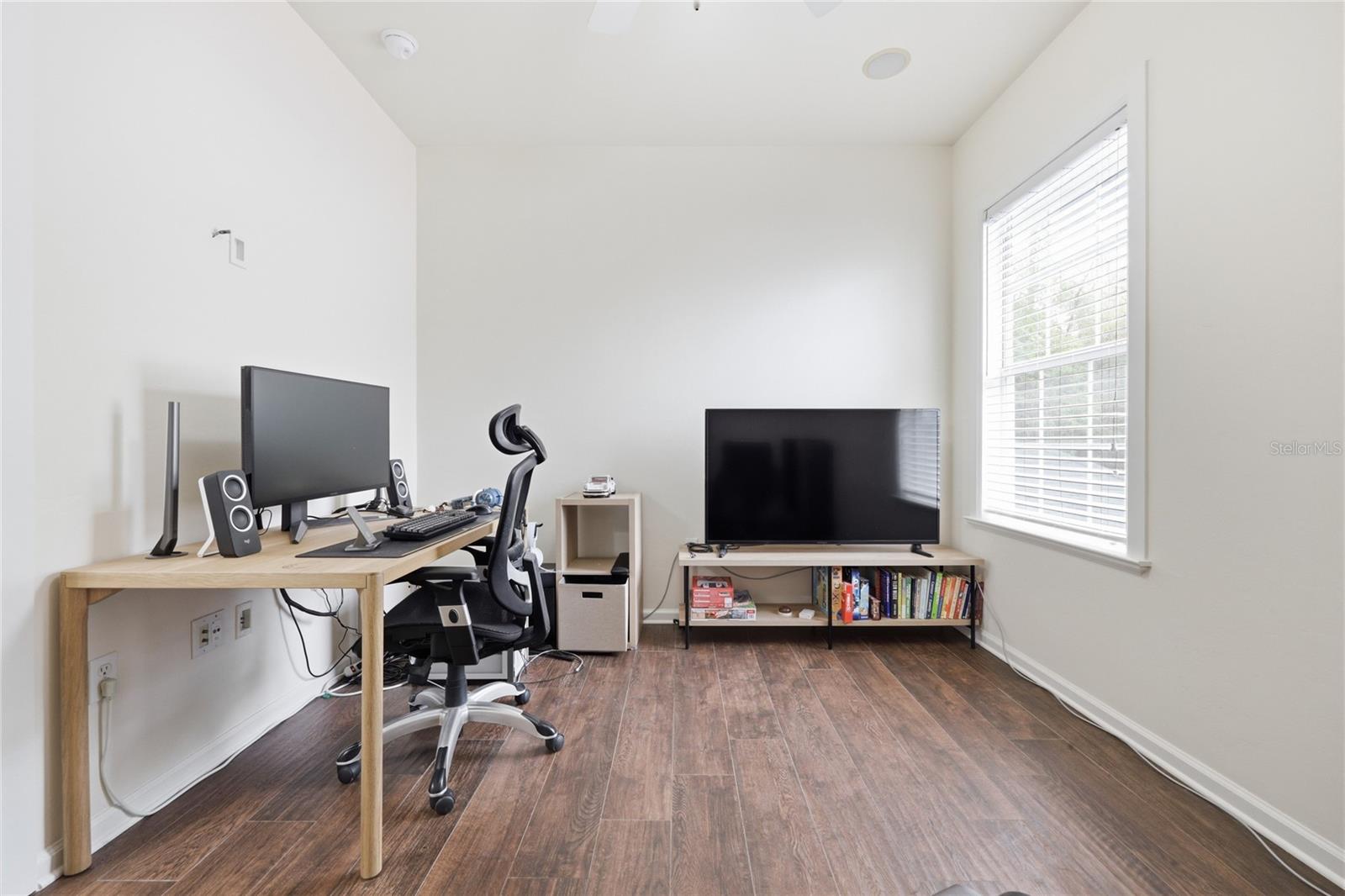 Image 39 of 79 For 9255 29 Avenue