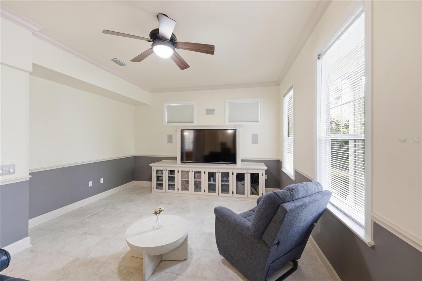 Image 4 of 79 For 9255 29 Avenue