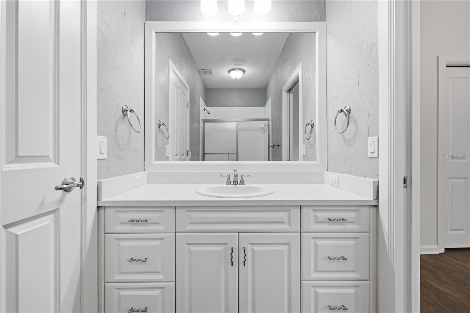 Image 43 of 79 For 9255 29 Avenue