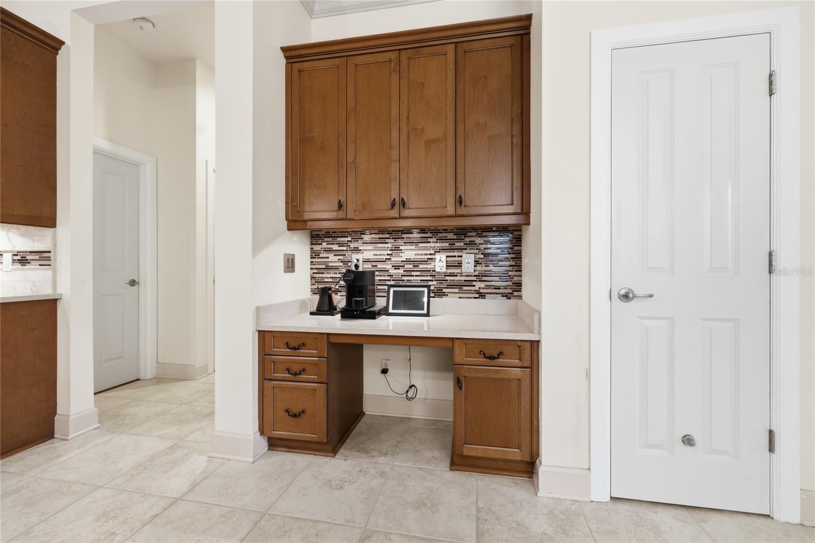 Image 8 of 79 For 9255 29 Avenue