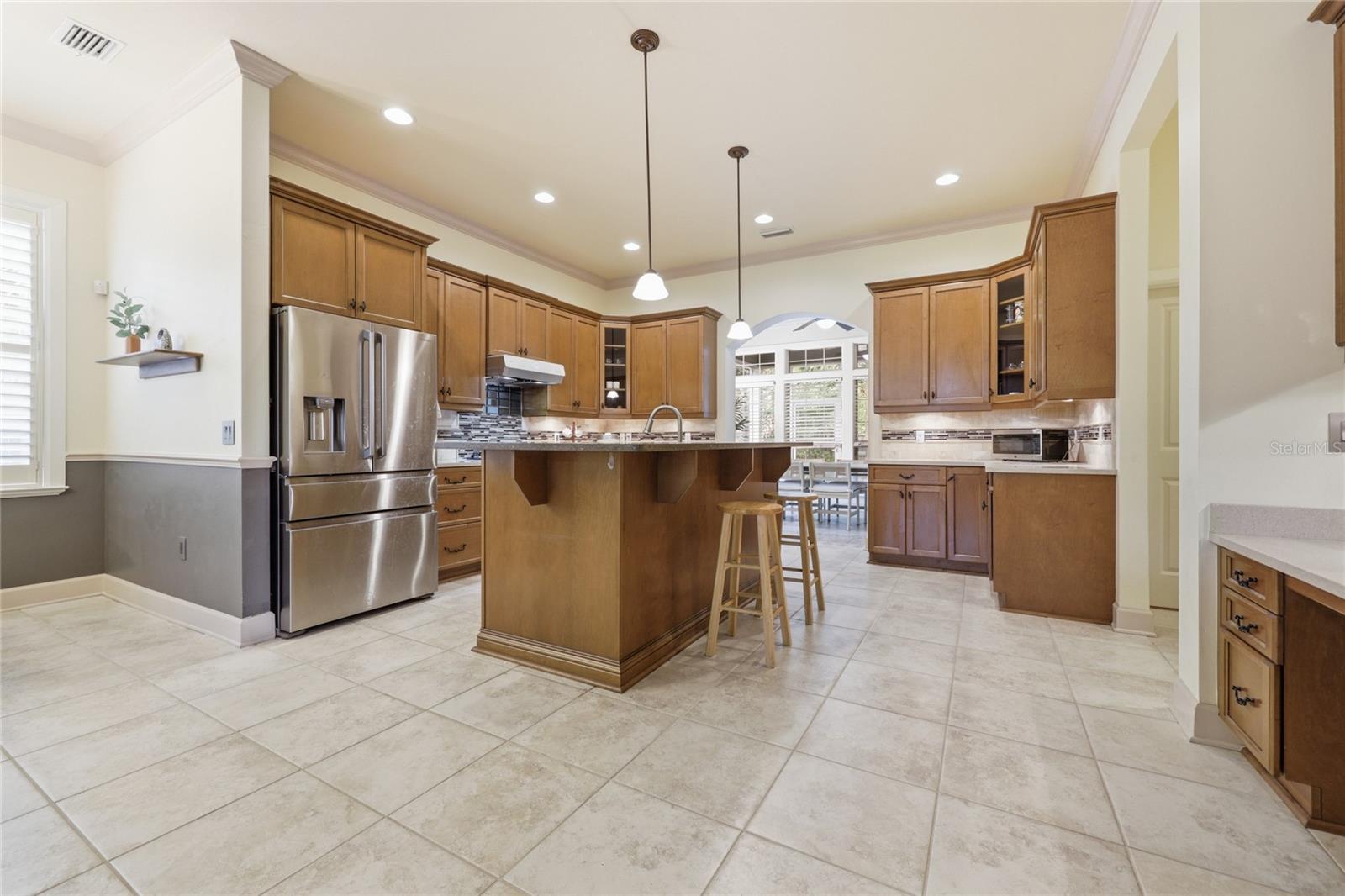 Image 9 of 79 For 9255 29 Avenue