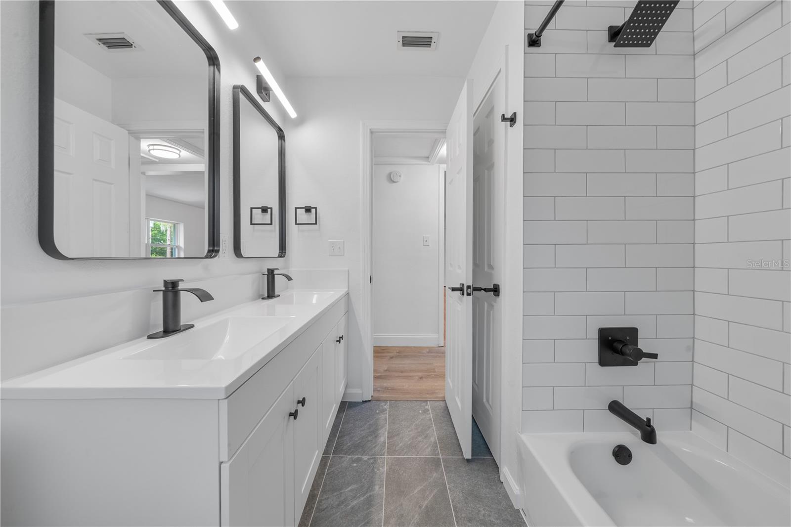 Image 42 of 68 For 14618 146 Terrace