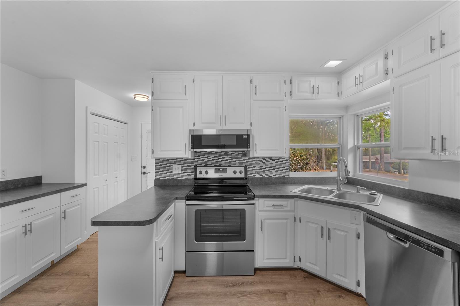 Image 7 of 68 For 14618 146 Terrace