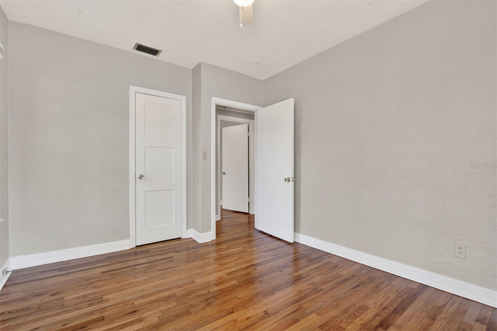 Image 12 of 24 For 914 11th Avenue