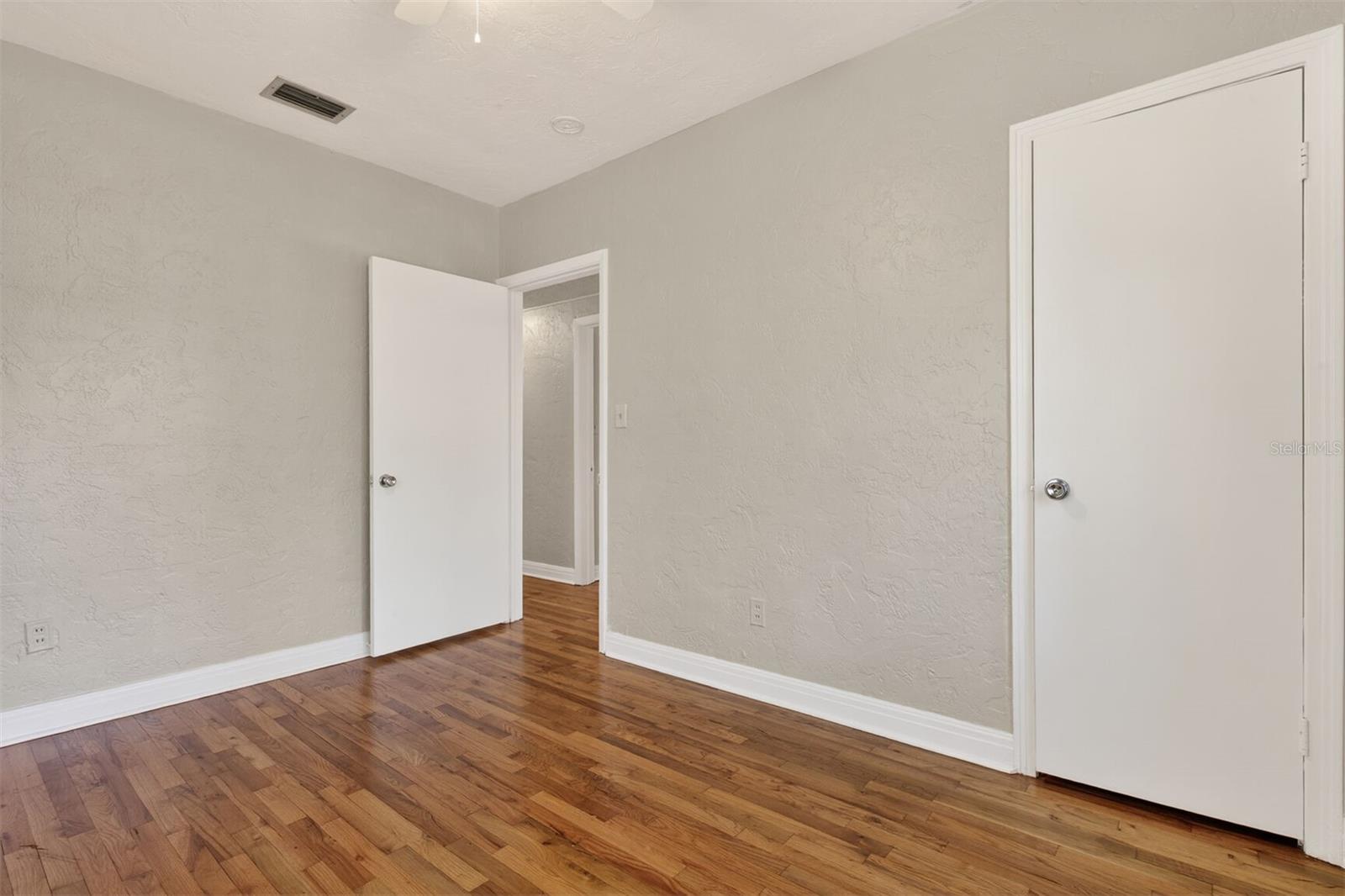 Image 14 of 24 For 914 11th Avenue