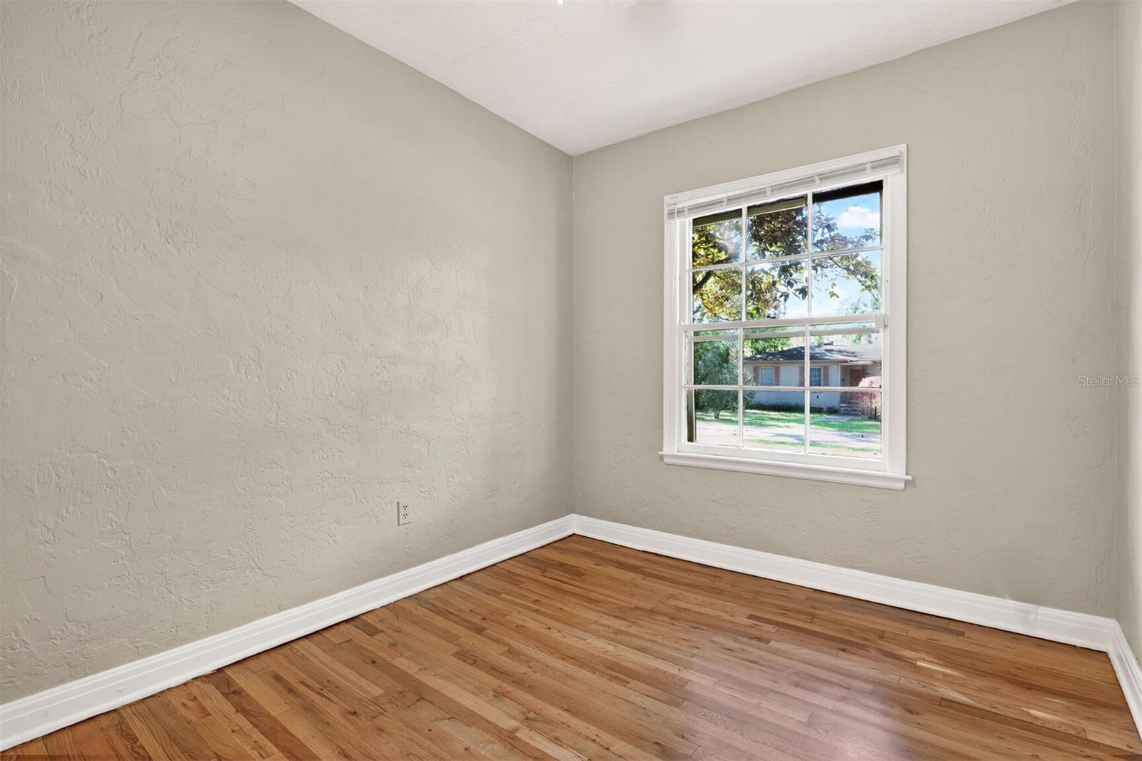 Image 15 of 24 For 914 11th Avenue