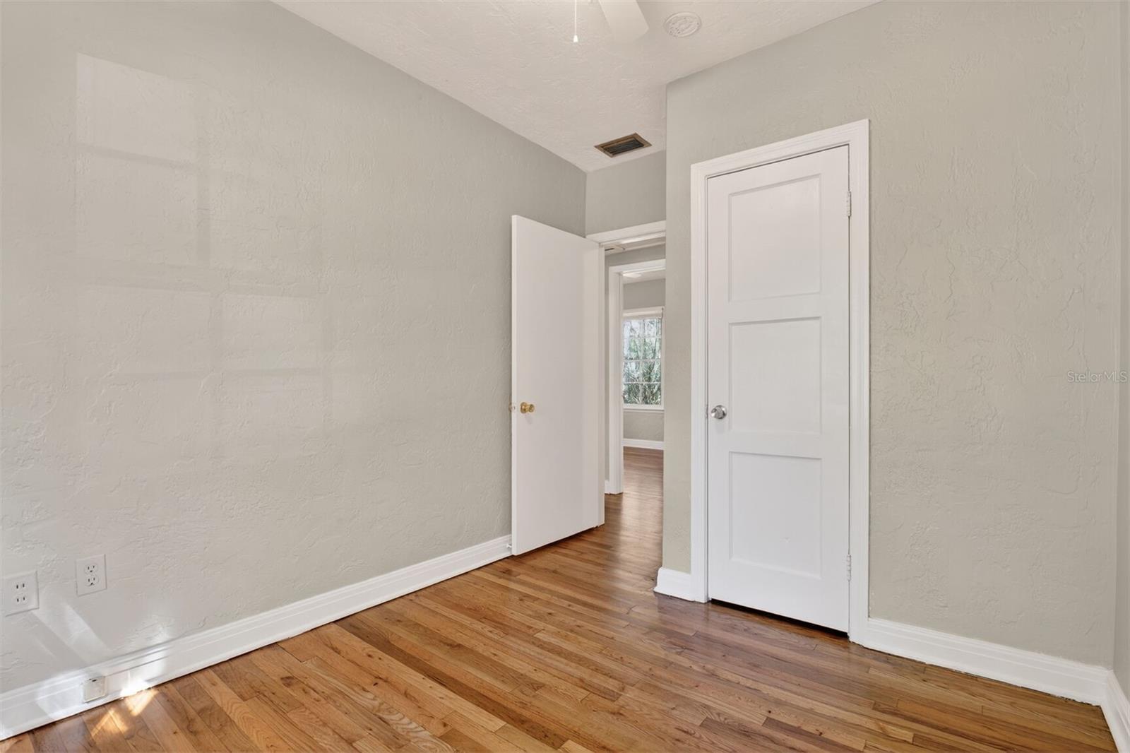 Image 16 of 24 For 914 11th Avenue