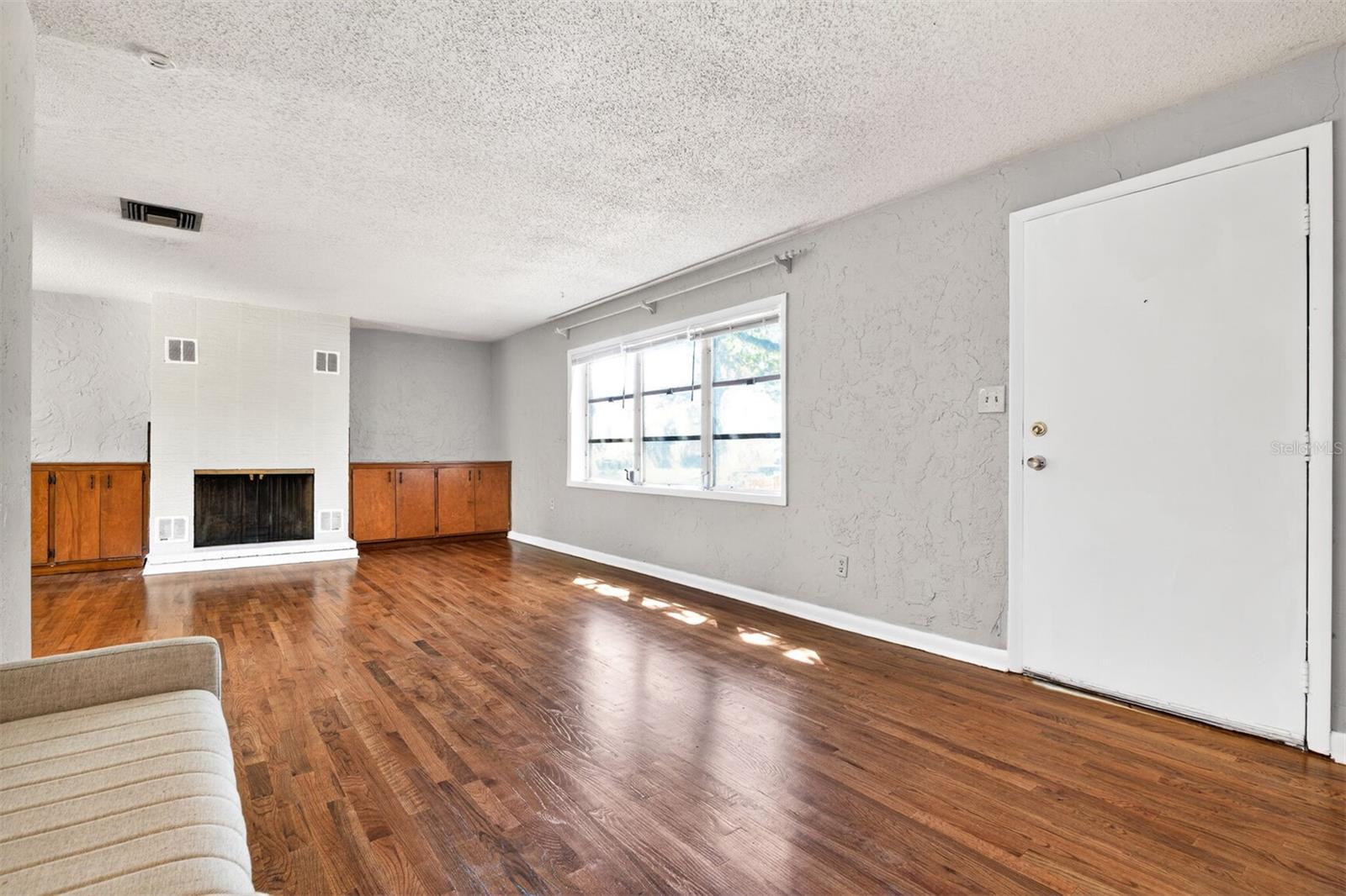 Image 2 of 24 For 914 11th Avenue