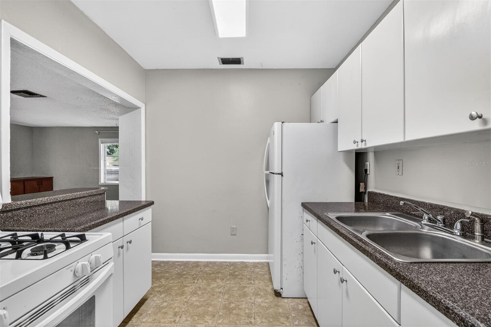 Image 8 of 24 For 914 11th Avenue