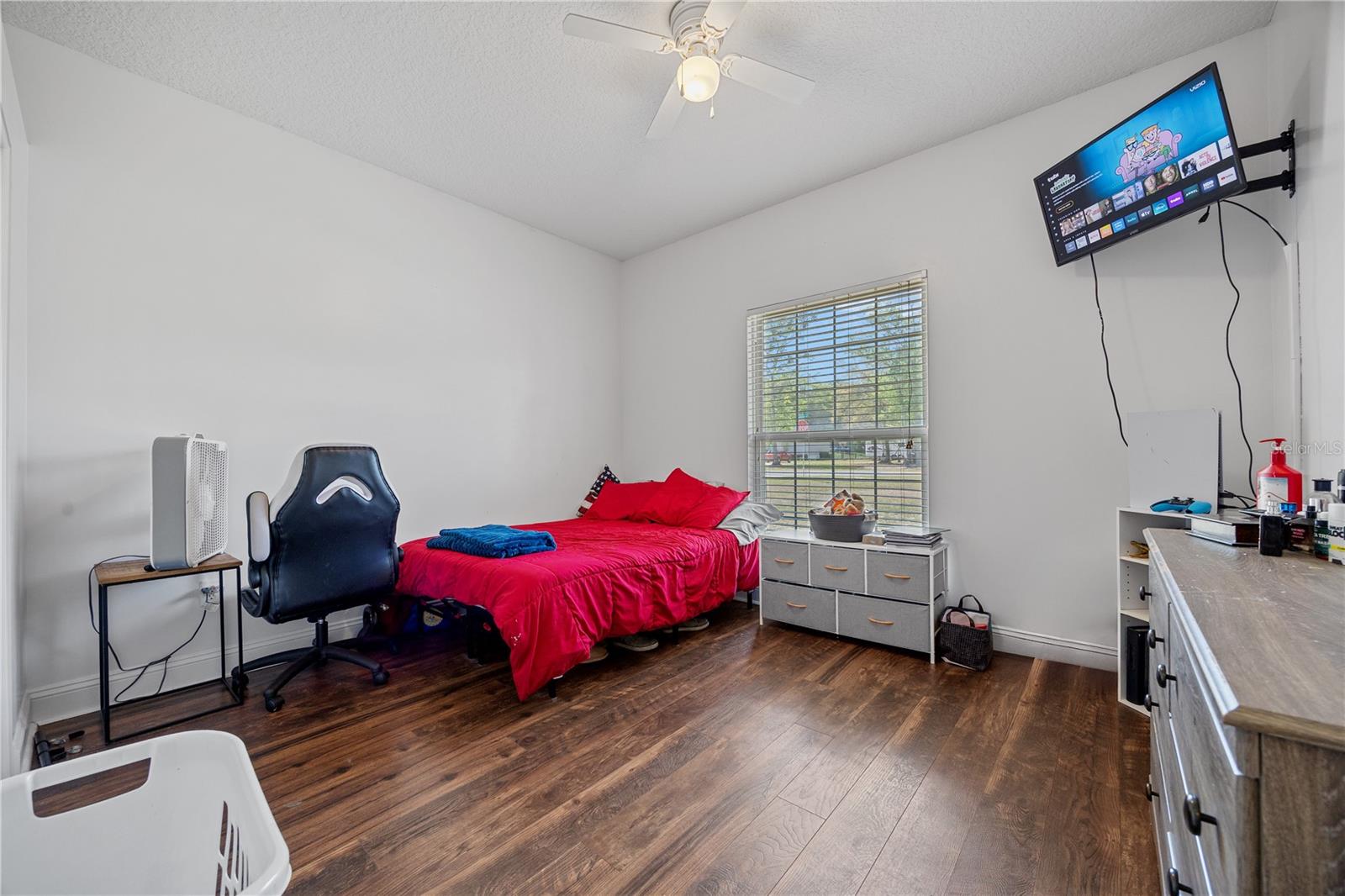 Image 18 of 37 For 9312 152nd Court