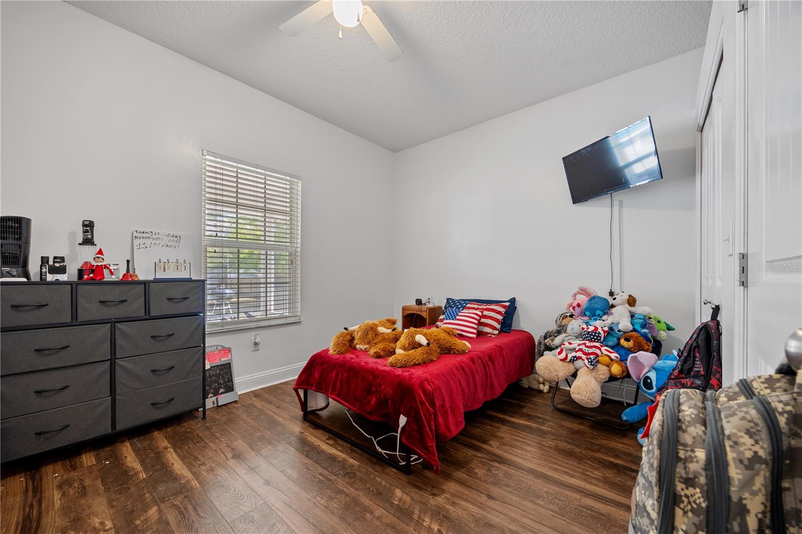 Image 20 of 37 For 9312 152nd Court