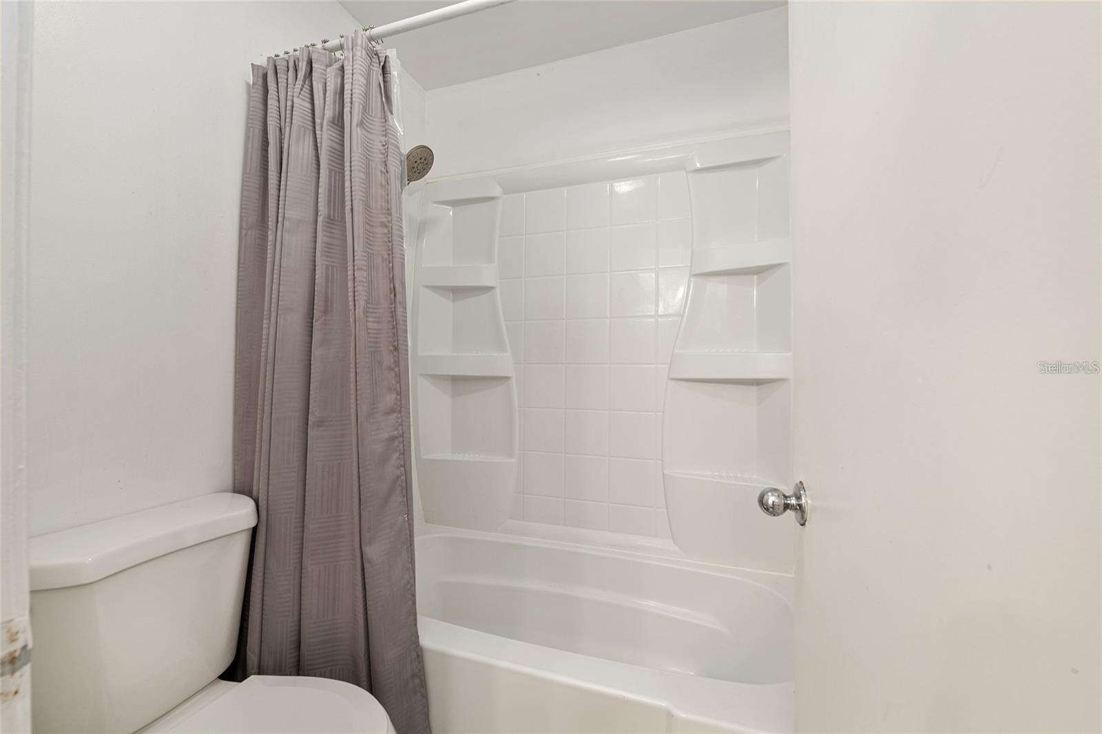 Image 16 of 30 For 2601 Archer Road G 128