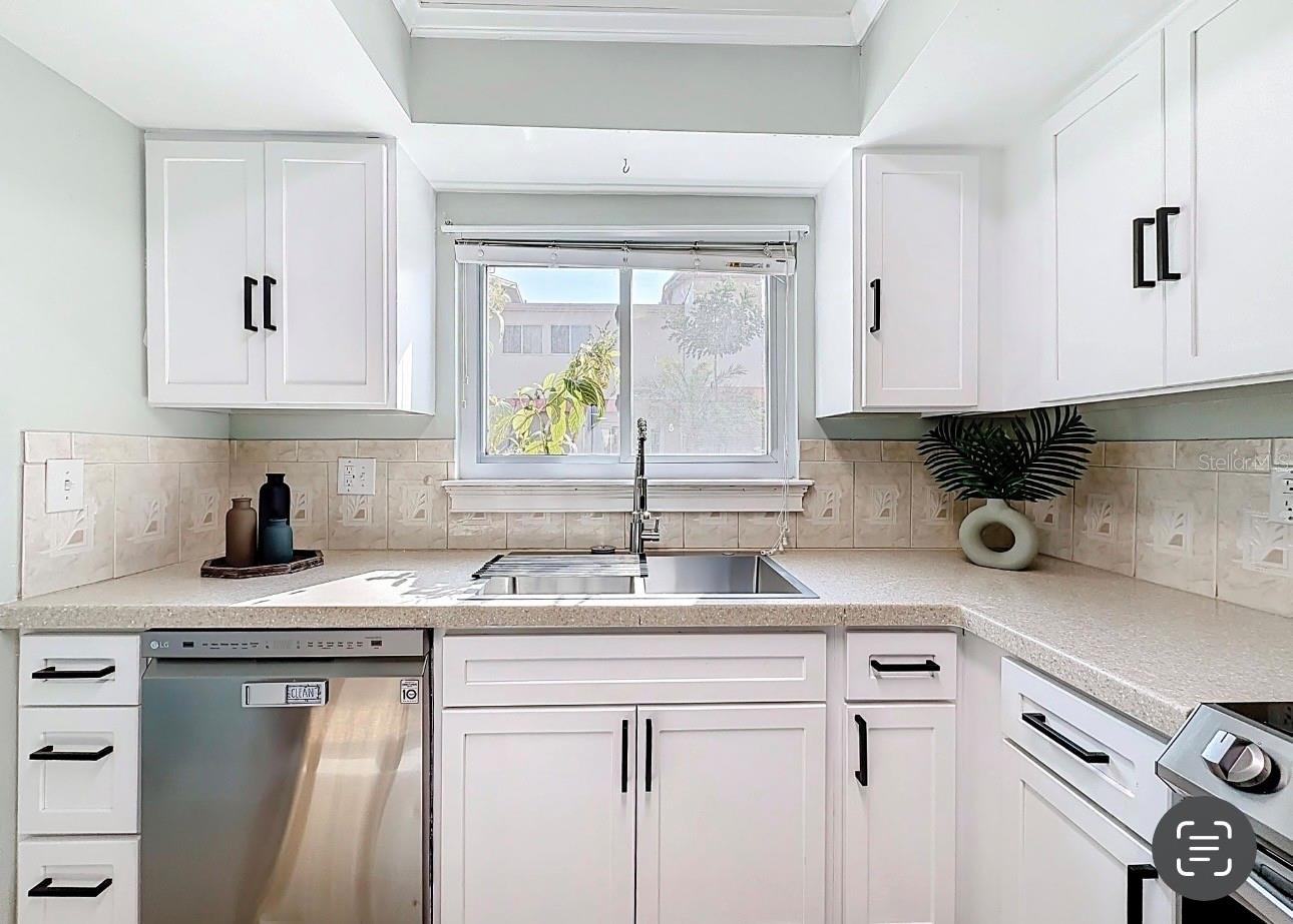 Image 5 of 21 For 1655 58th Terrace S 3