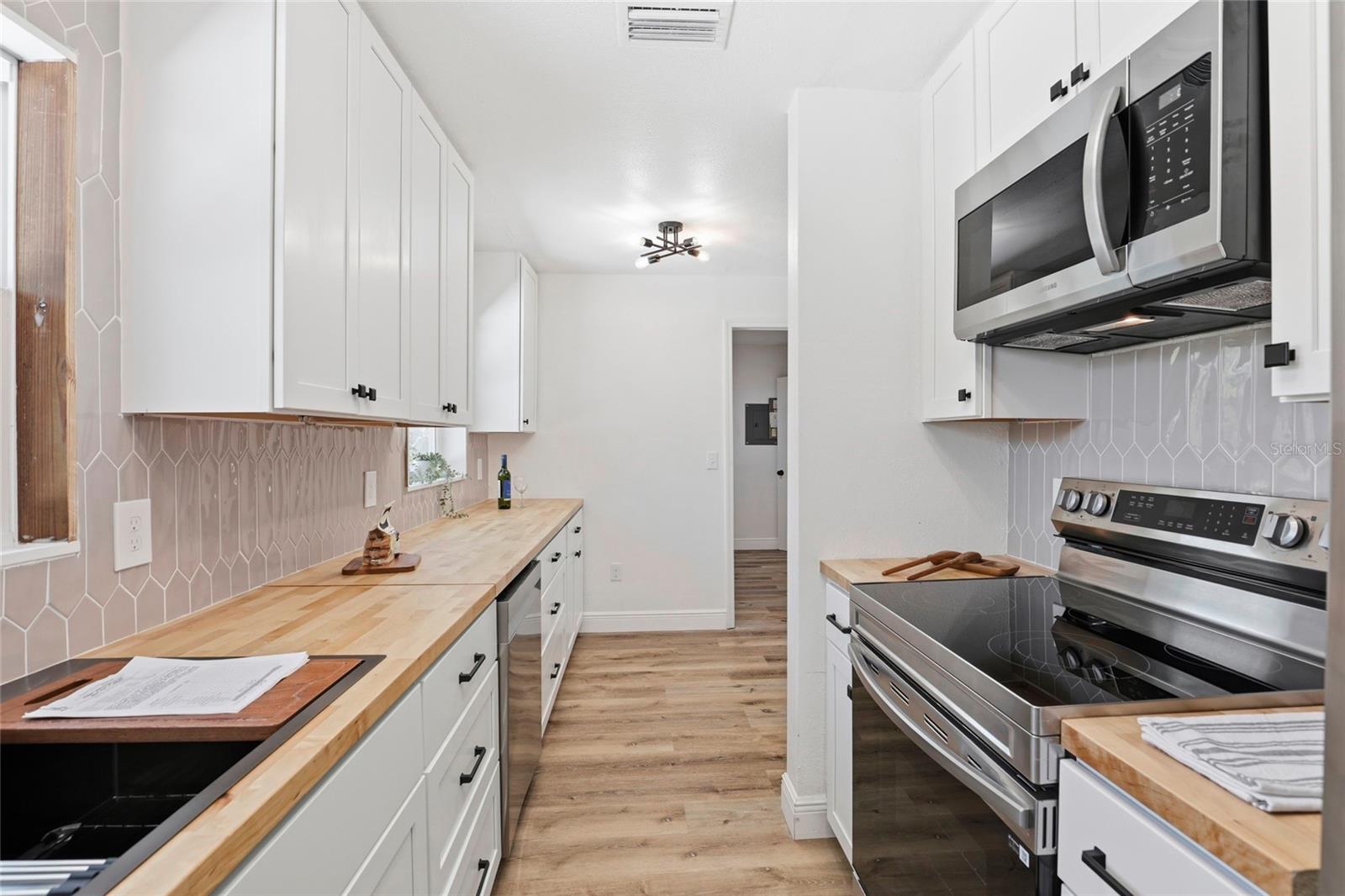 Image 13 of 44 For 980 105th Street