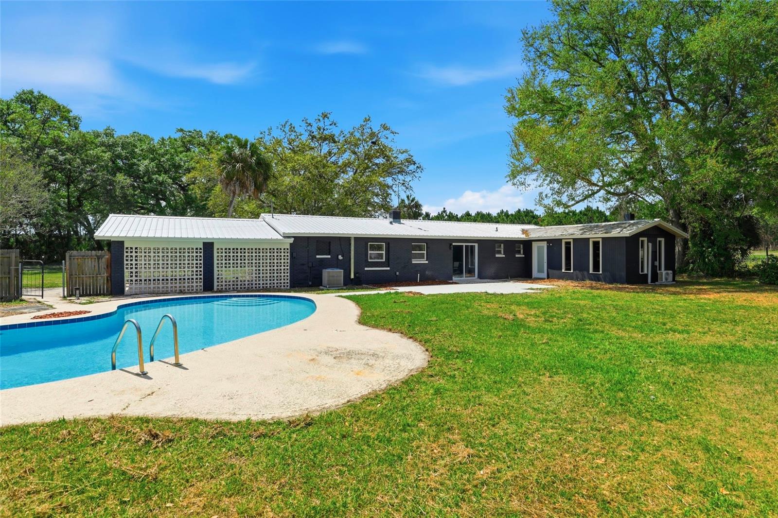 Image 28 of 44 For 980 105th Street